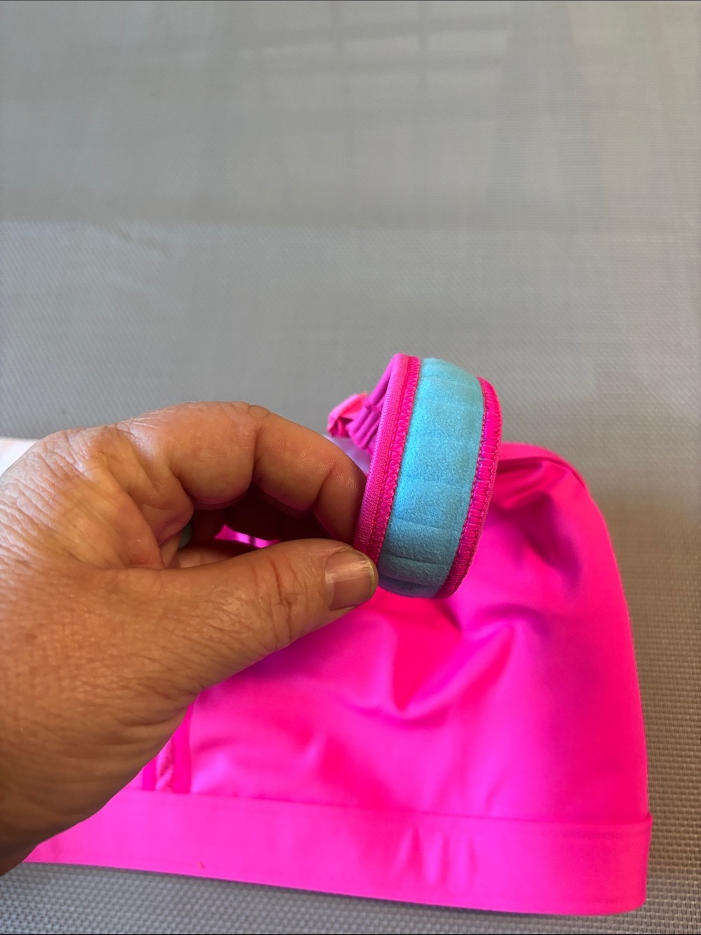 Champion Hot Pink High-Impact Sports Bra with Mesh Panels sz 38D NWOT - Picture 9 of 9